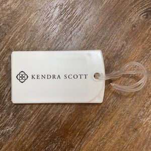 Kendra Scott Luggage Tag